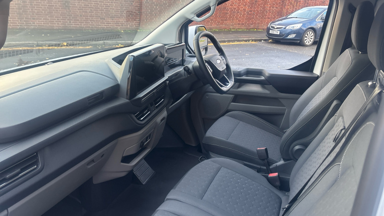 Ford Transit Custom E-320 L1 Rwd 100kW 65kWh H1 Van Limited Auto